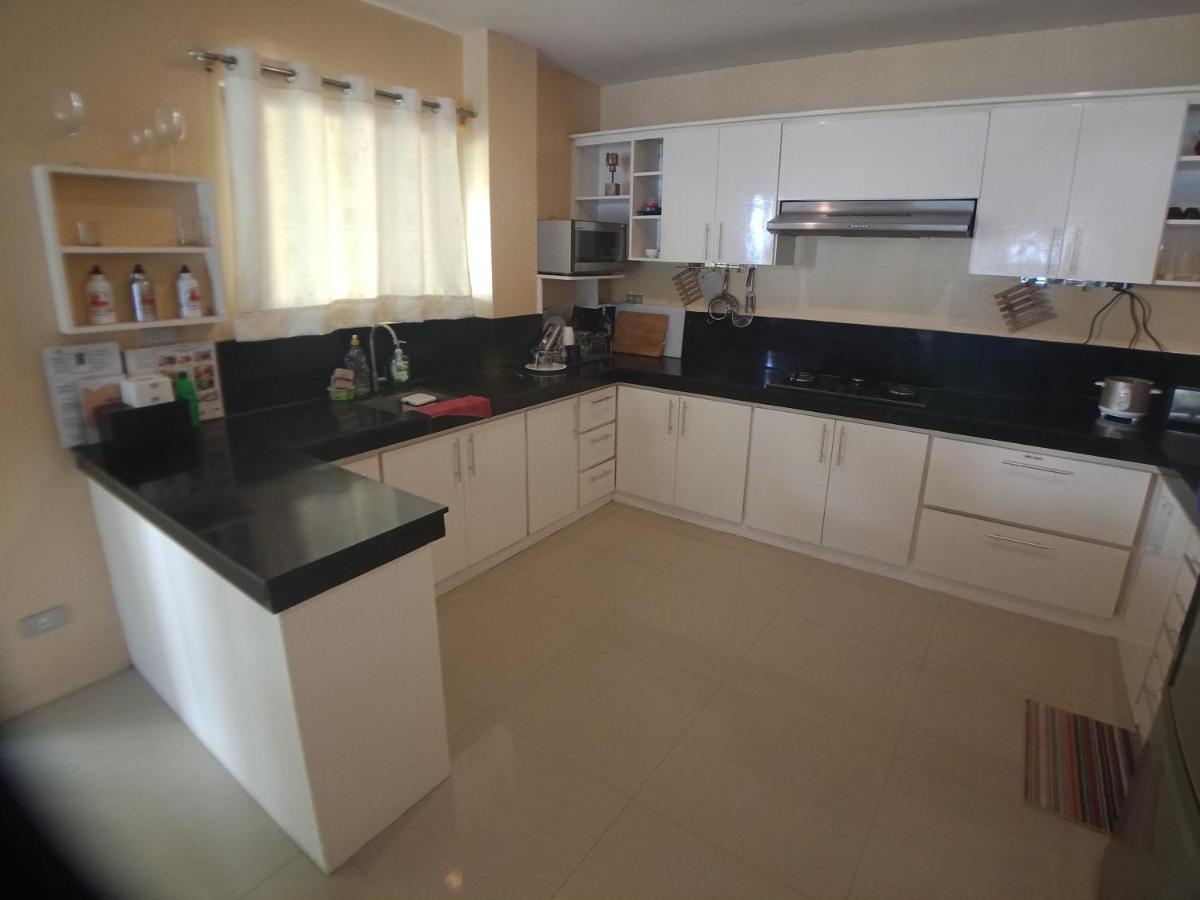 Amami Beachfront Villa With Private Beach Puerto Galera Exterior foto