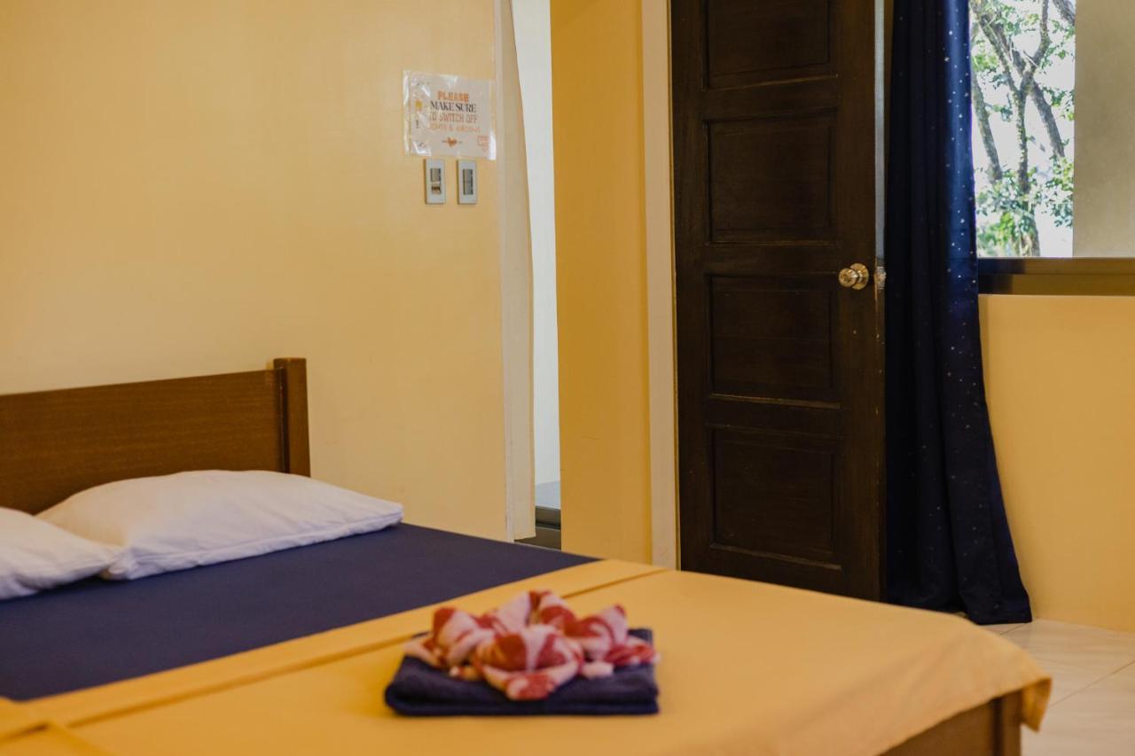 Amami Beachfront Villa With Private Beach Puerto Galera Exterior foto